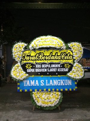 Papan Bunga Duka di Mpunda